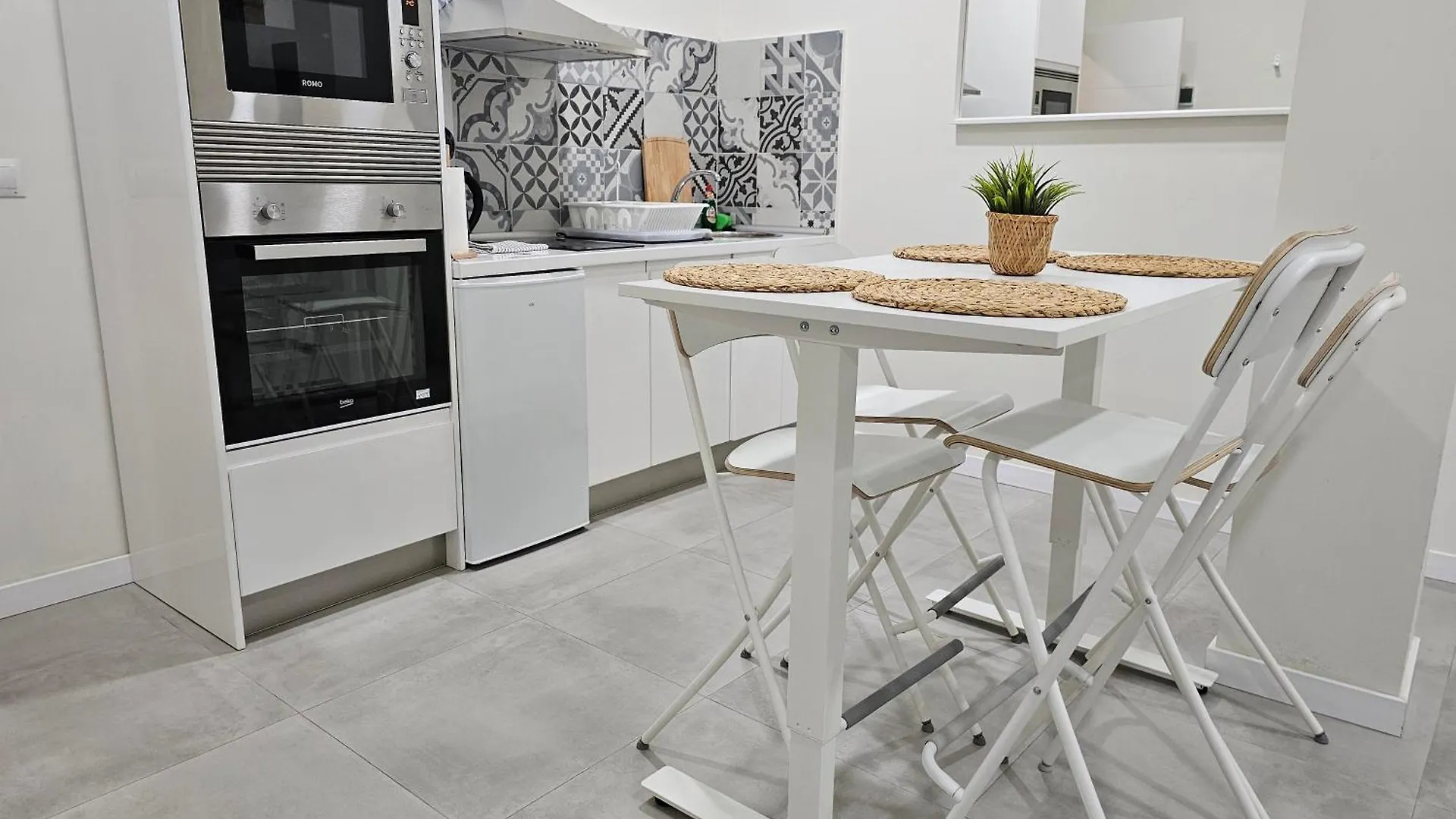 Estudio Trinidad Centro Malaga 2 0*,  Spain
